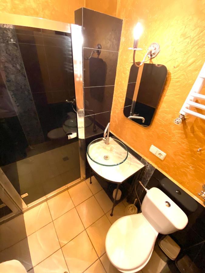 Апартаменти На Вул. Лесі Українки 19/4 Leópolis Exterior foto